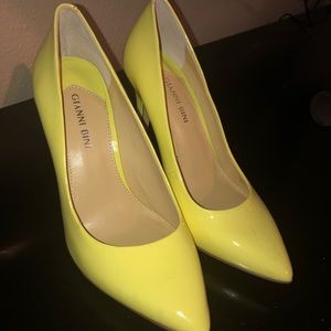 Guani binni never worn